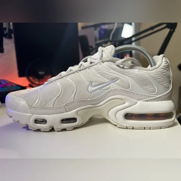 Nike Air Max Plus - Picture 2 of 10